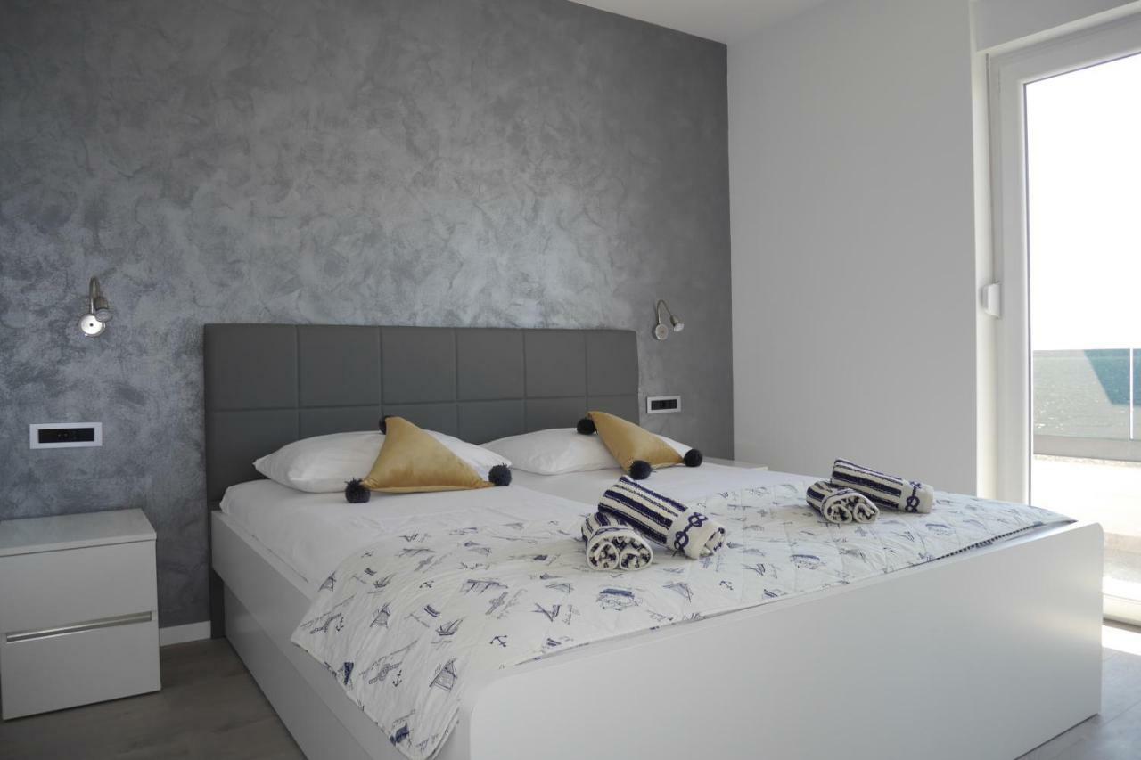 Luxury Apartments Beach Есенице Экстерьер фото