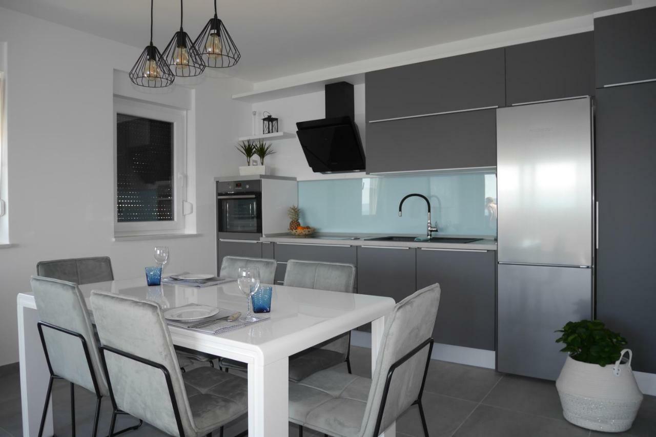 Luxury Apartments Beach Есенице Экстерьер фото