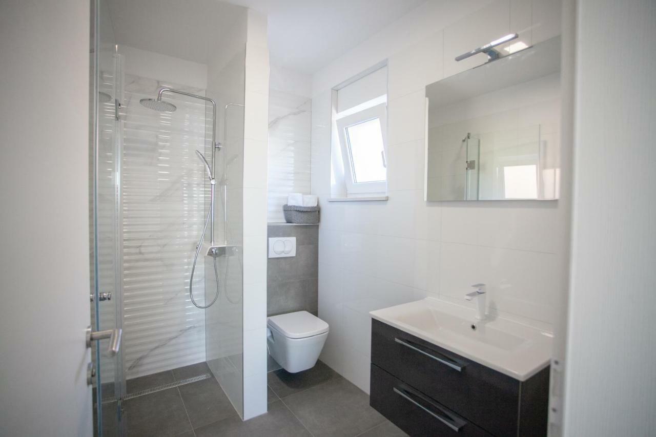 Luxury Apartments Beach Есенице Экстерьер фото