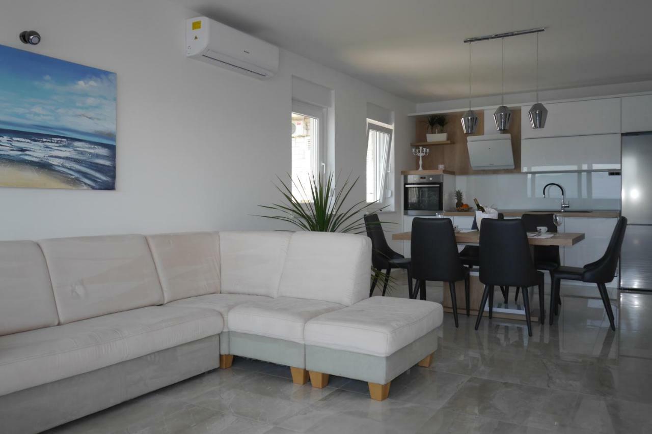 Luxury Apartments Beach Есенице Экстерьер фото