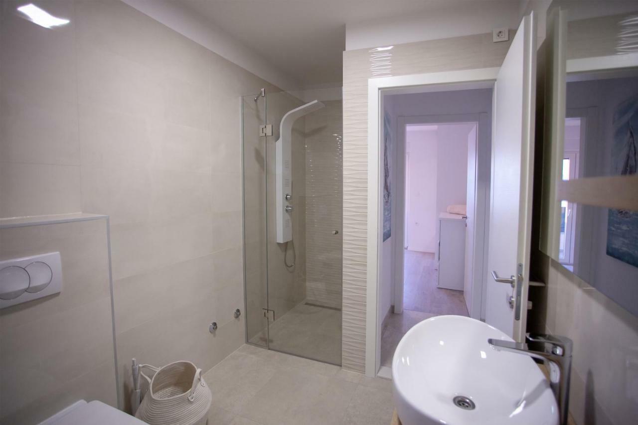 Luxury Apartments Beach Есенице Экстерьер фото